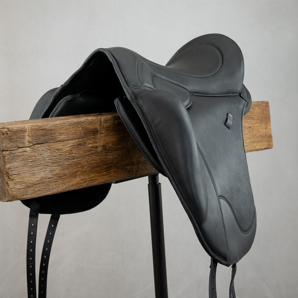 The SIGNUM Dressage PADDLE® Velcro Cushion